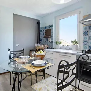 Mary House @ Appartamento Sondrio